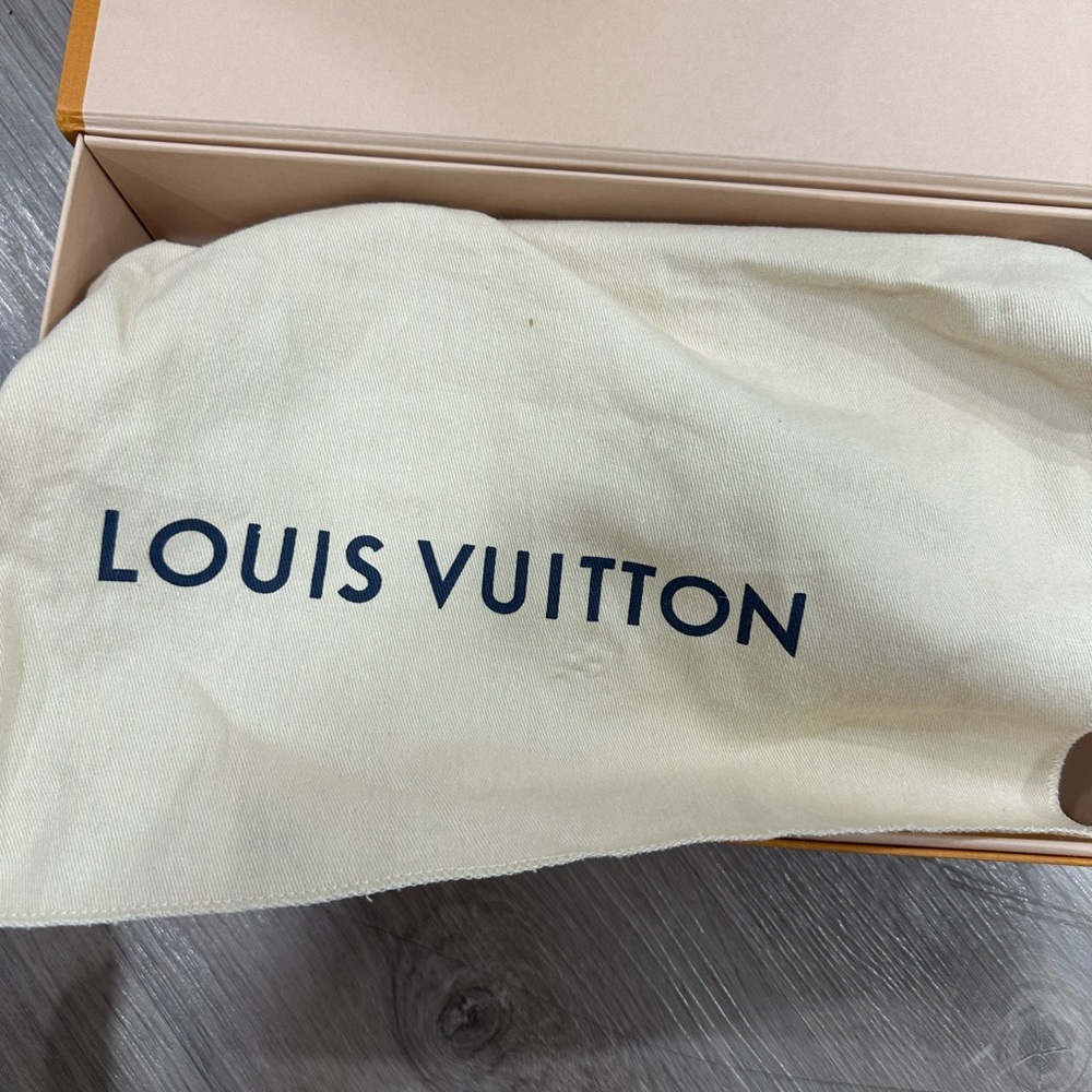 Authentic Louis Vuitton Fanny pack - Picture 7 of 9